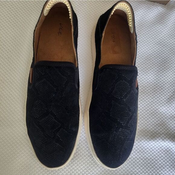OluKai Black and White Flats Sleek Slip-On Design - Picture 1 of 13